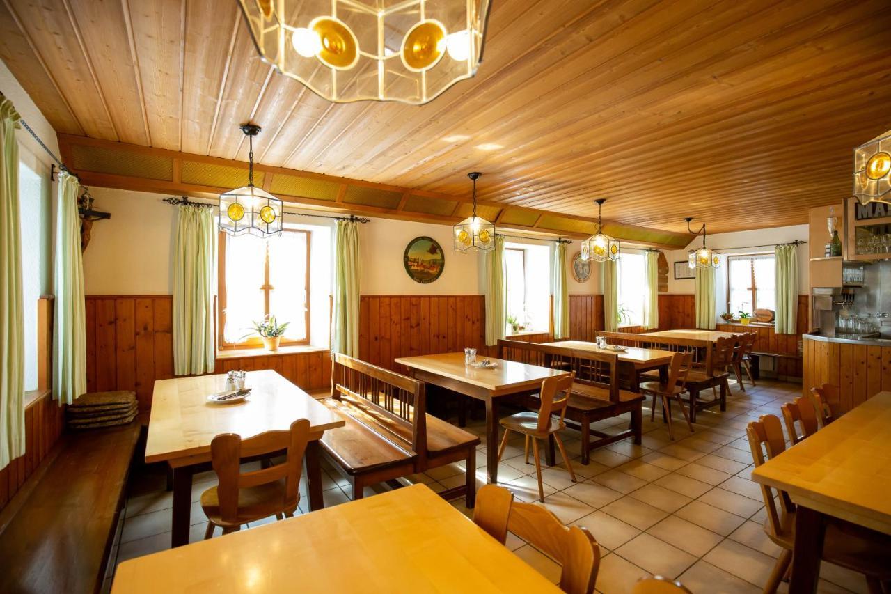 Gasthaus Und Hotel Goettler Josef Rumeltshausen Exterior foto